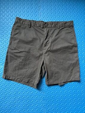 Old Navy Men's Charcoal Flat-Front Shorts